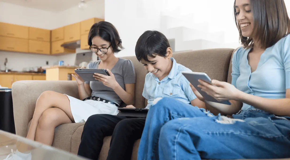 ¿Tus hijos no te hacen caso? Así puedes ayudarlos a aprender a seguir instrucciones