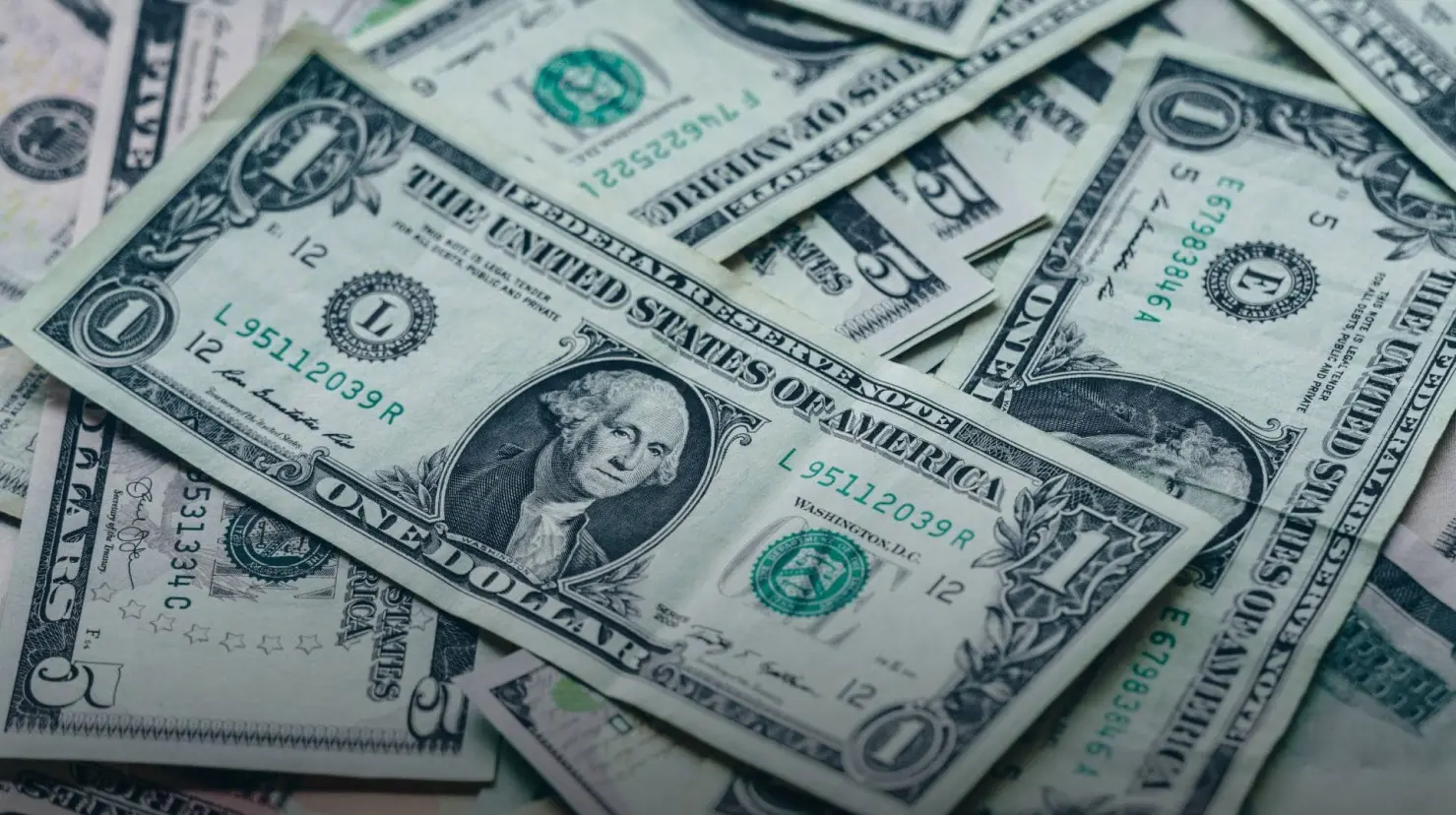 Precio del dólar hoy jueves 3 de octubre: La moneda nacional se recupera frente al billete verde