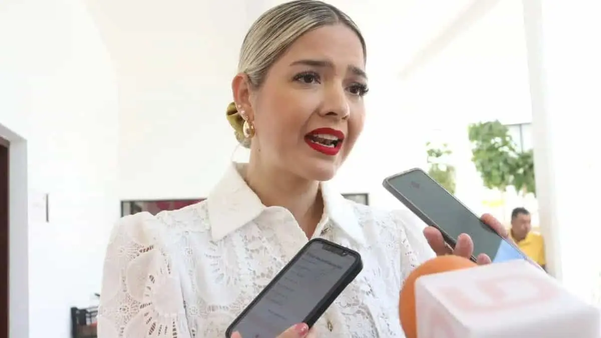 Grupo armado intercepta a la alcaldesa electa de Mazatlán y la despoja de su camioneta