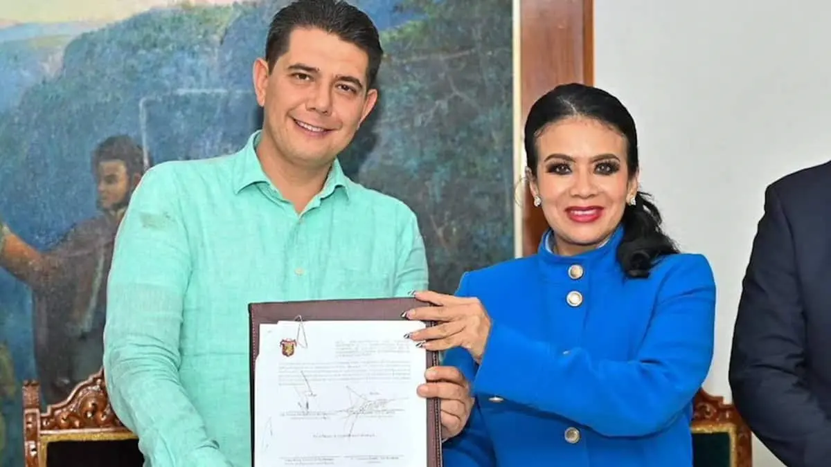 ¡Asesina! Corren a gritos a exalcaldesa de Chilpancingo de funeral de Alejandro Arcos