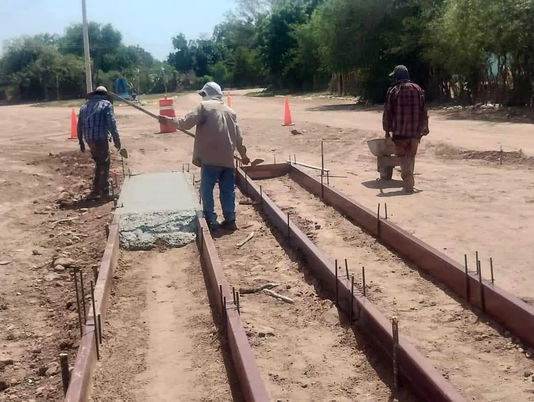 En Etchojoa comienzan obras de la carretera artesanal del Plan de Justicia Mayo