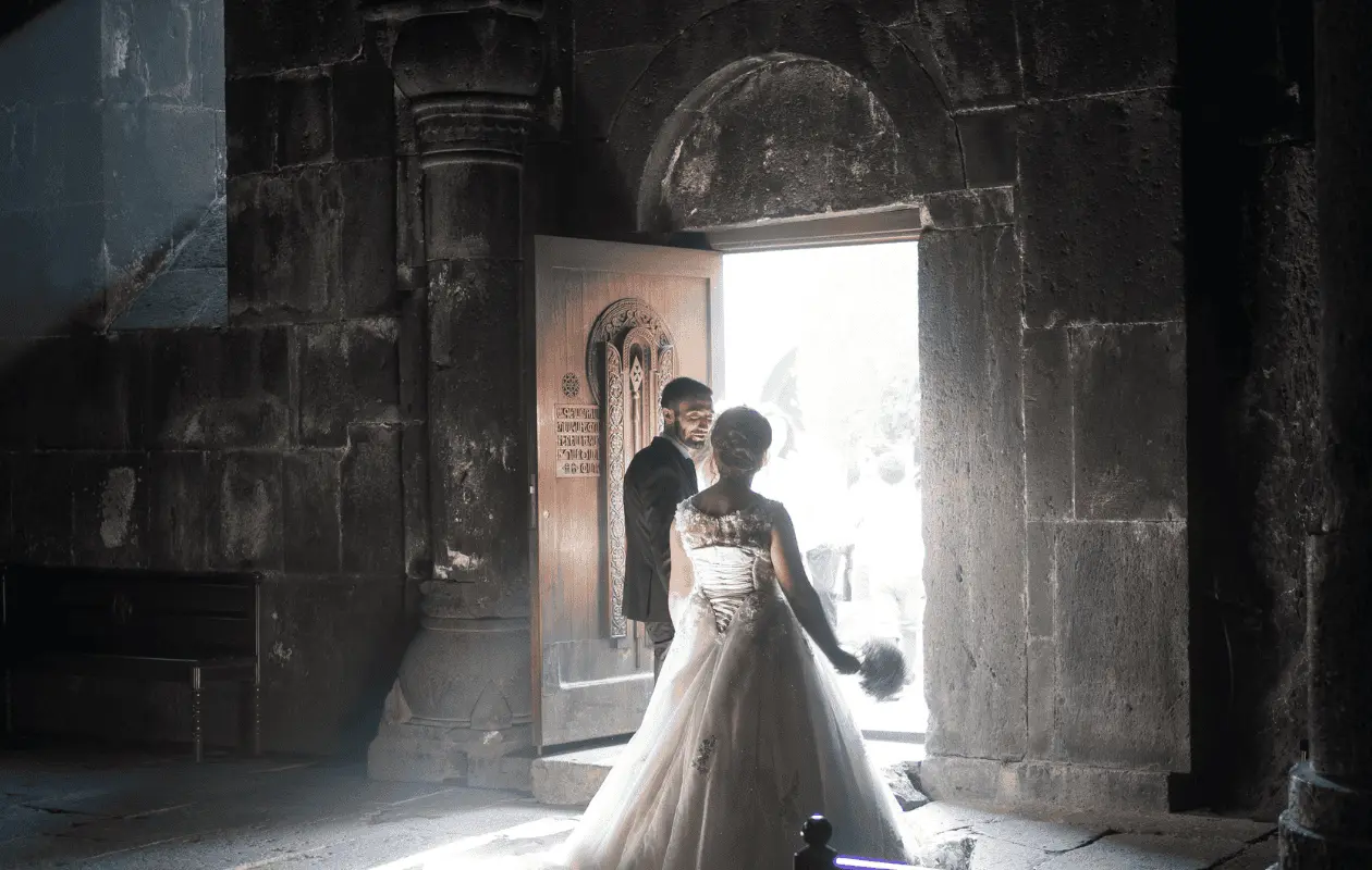 Papel, madera, plata, oro, diamante... ¿de dónde toman su nombre los aniversarios de boda?