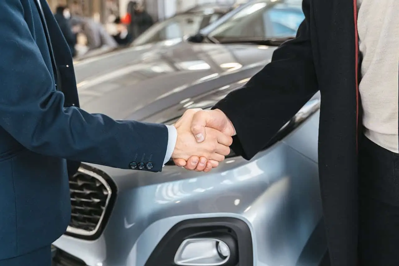 Venta de coches en Sonora. Fuente: Pexels/Antoni Shkraba