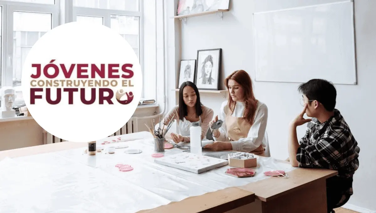Jóvenes Construyendo el Futuro. Fuente: Pexels/Thirdman, Instagram @jovconfuturo