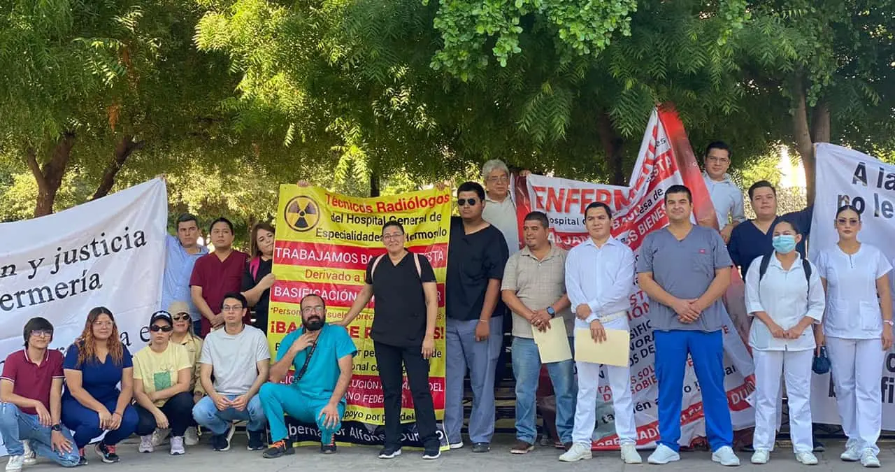 Trabajadores de IMSS-Bienestar protestan en Hermosillo