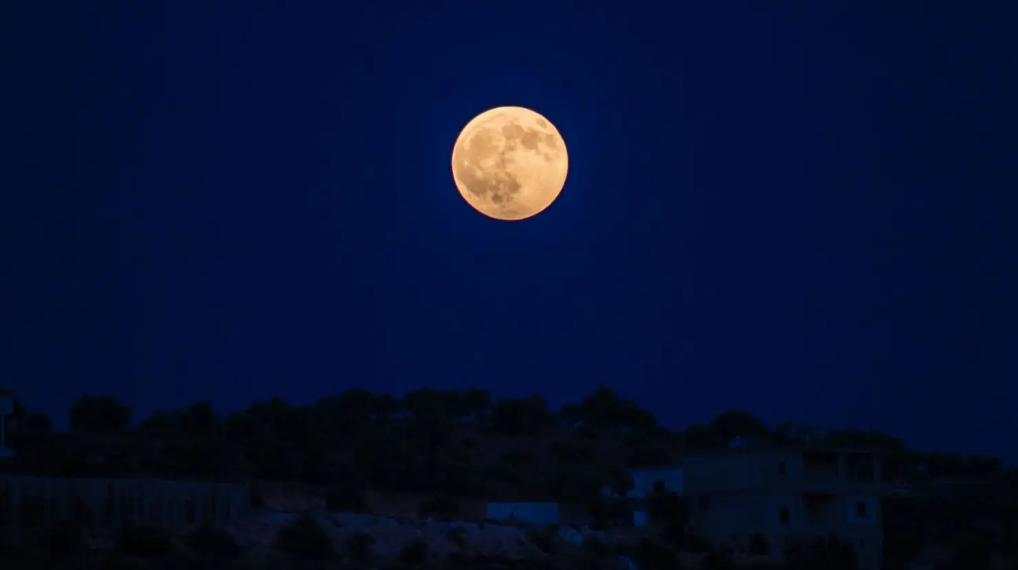 ¿Por qué las lunas de octubre son las más bellas y espectaculares? Esto dice la ciencia