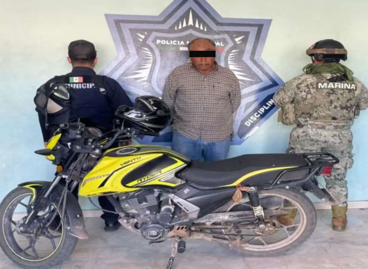 Detienen a sujeto con moto robada al sur de Cajeme