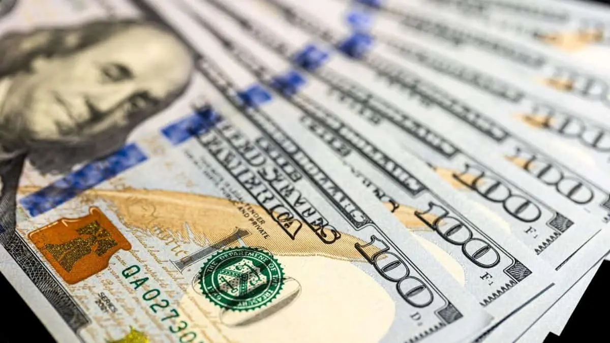 El precio del dolar se mantiene estableFuente: freepik.es