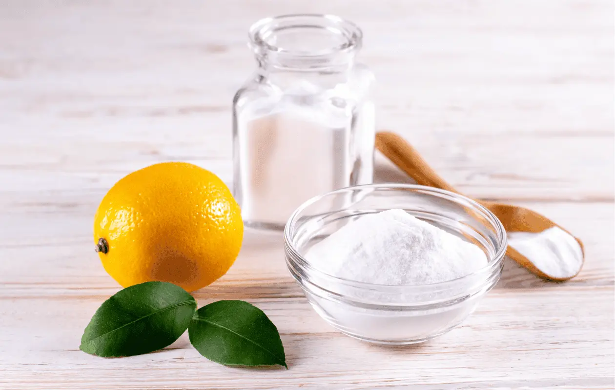 Con ingredientes caseros puedes crear tu propio limpiador natural. Foto: Canva.com