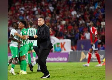 Entrenador mexicano Efraín Juárez recibe fuerte sanción tras polémico festejo durante un partido