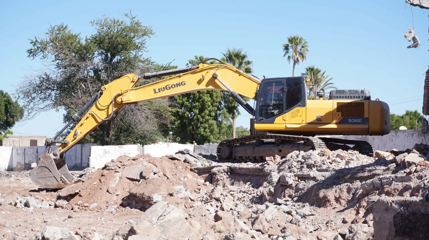Rastro Municipal viejo de Cajeme es demolido; se construirá parque en 2025