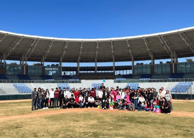 Niños guerreros disfrutan posada en estadio Tomás Oroz Gaytán