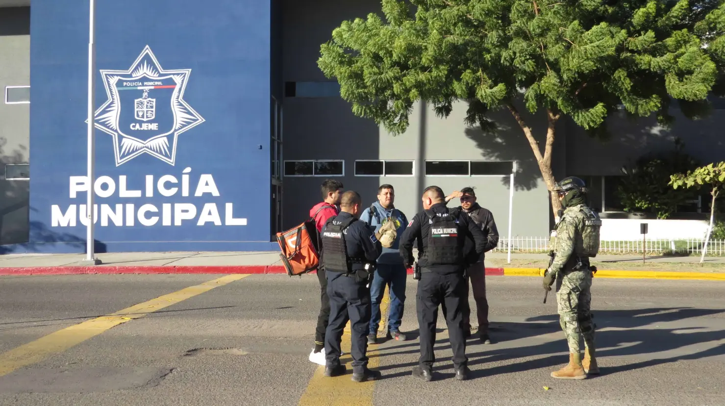 Se reúnen repartidores con integrantes de la Mesa Estatal de Seguridad