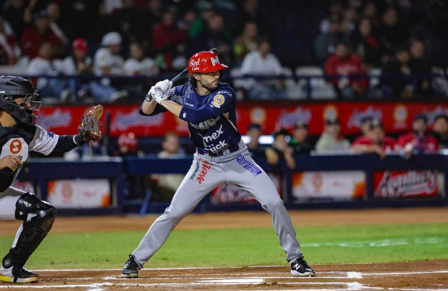 México, con bravía reacción, triunfa sobre Venezuela 2-1