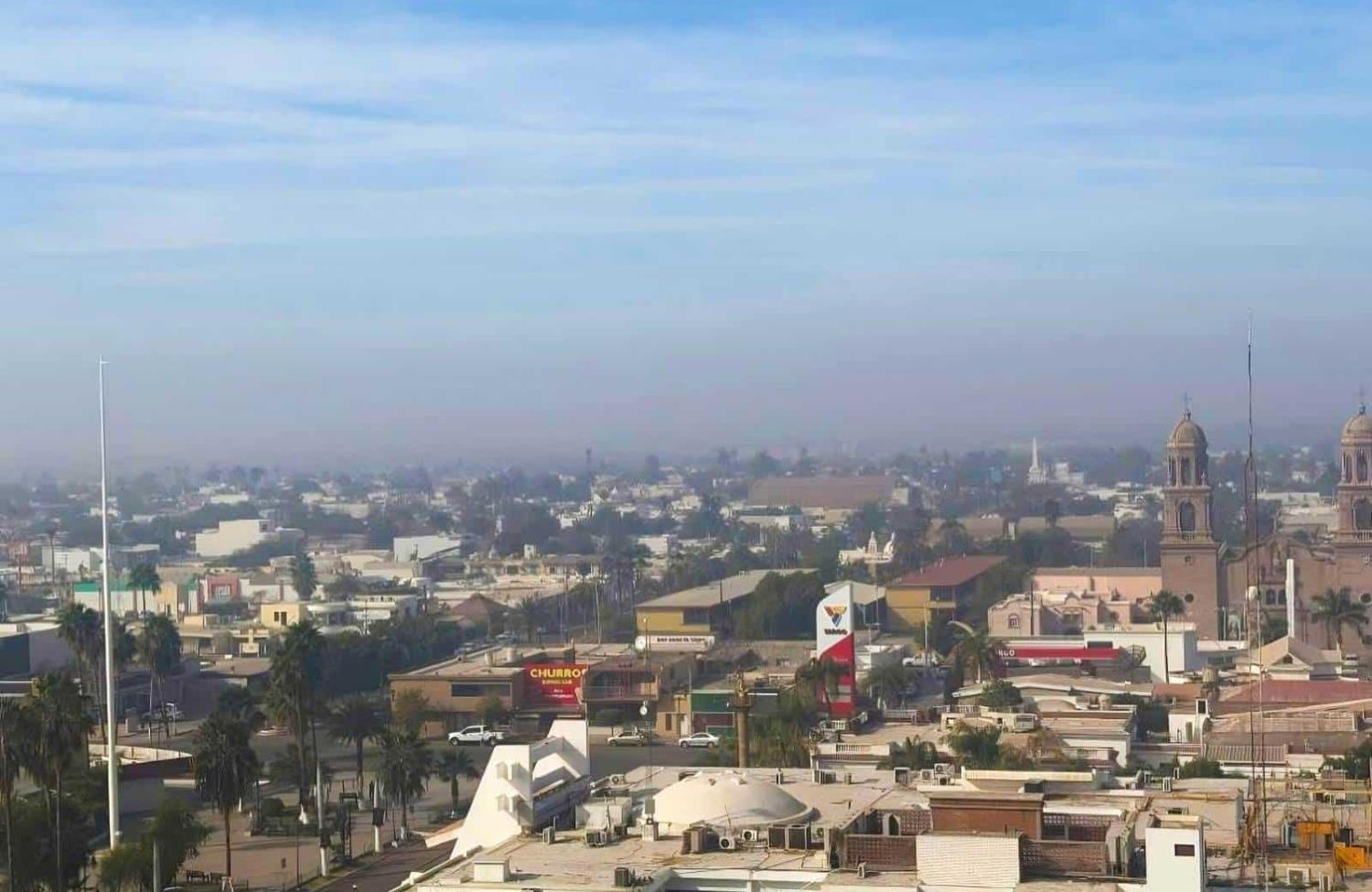 Arde relleno sanitario en Navojoa y el humo invade la ciudad