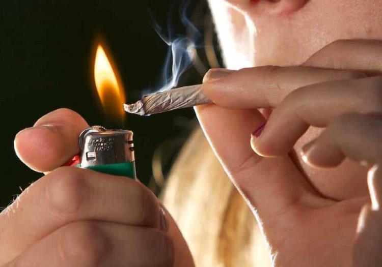 ¿Fumar marihuana causa cáncer de pulmón?