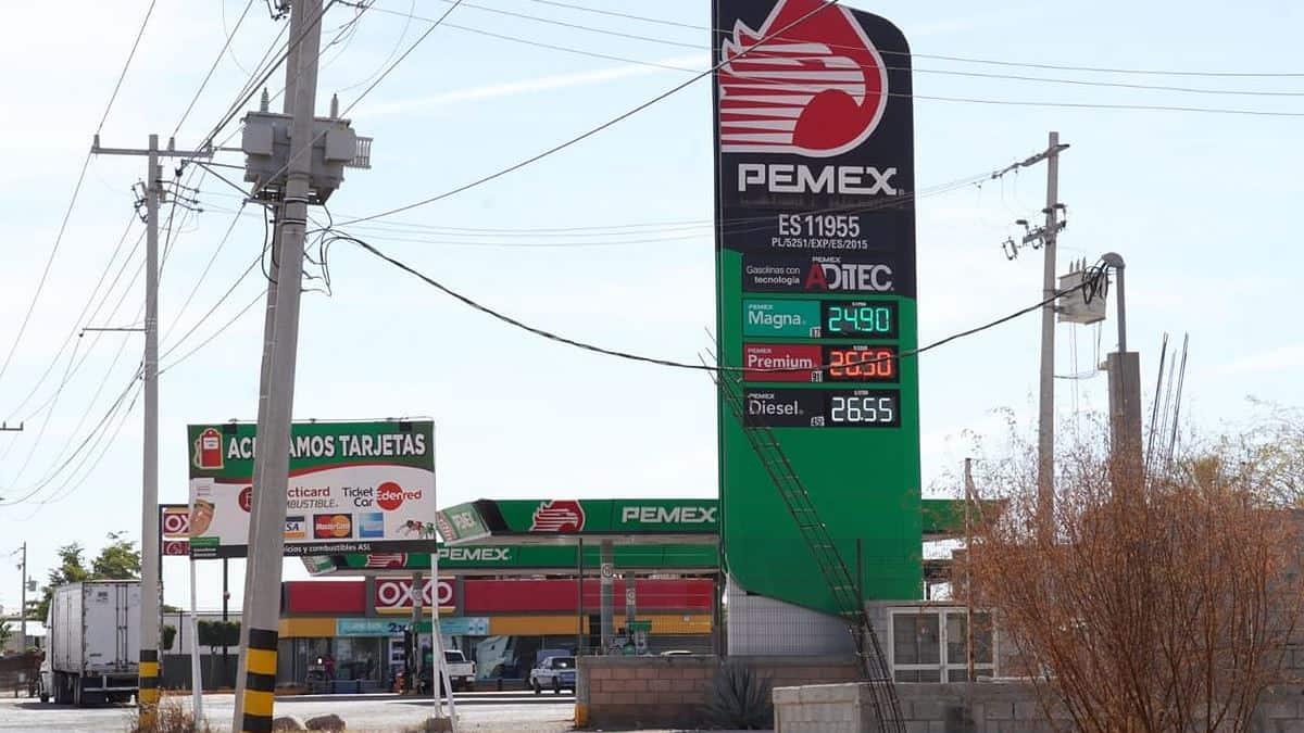 Fluctúa gasolina entre 23.99 y 25.99 por litro