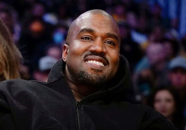 ¿Cuál es la fortuna actual de Kanye West tras su expulsión de los Grammy 2025?