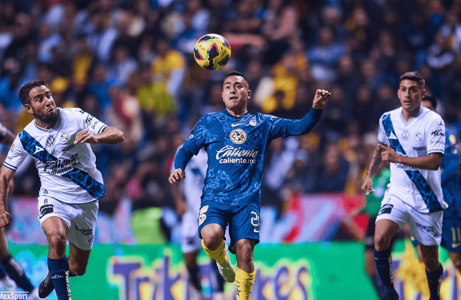 América sufre, pero gana a Puebla y mantiene el liderato de la Liga MX