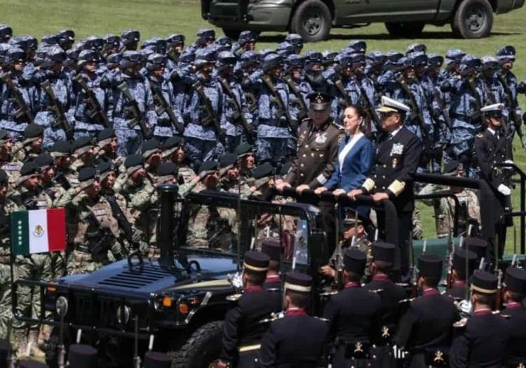 Fuerzas armadas de México muestran su lealtad a Sheinbaum