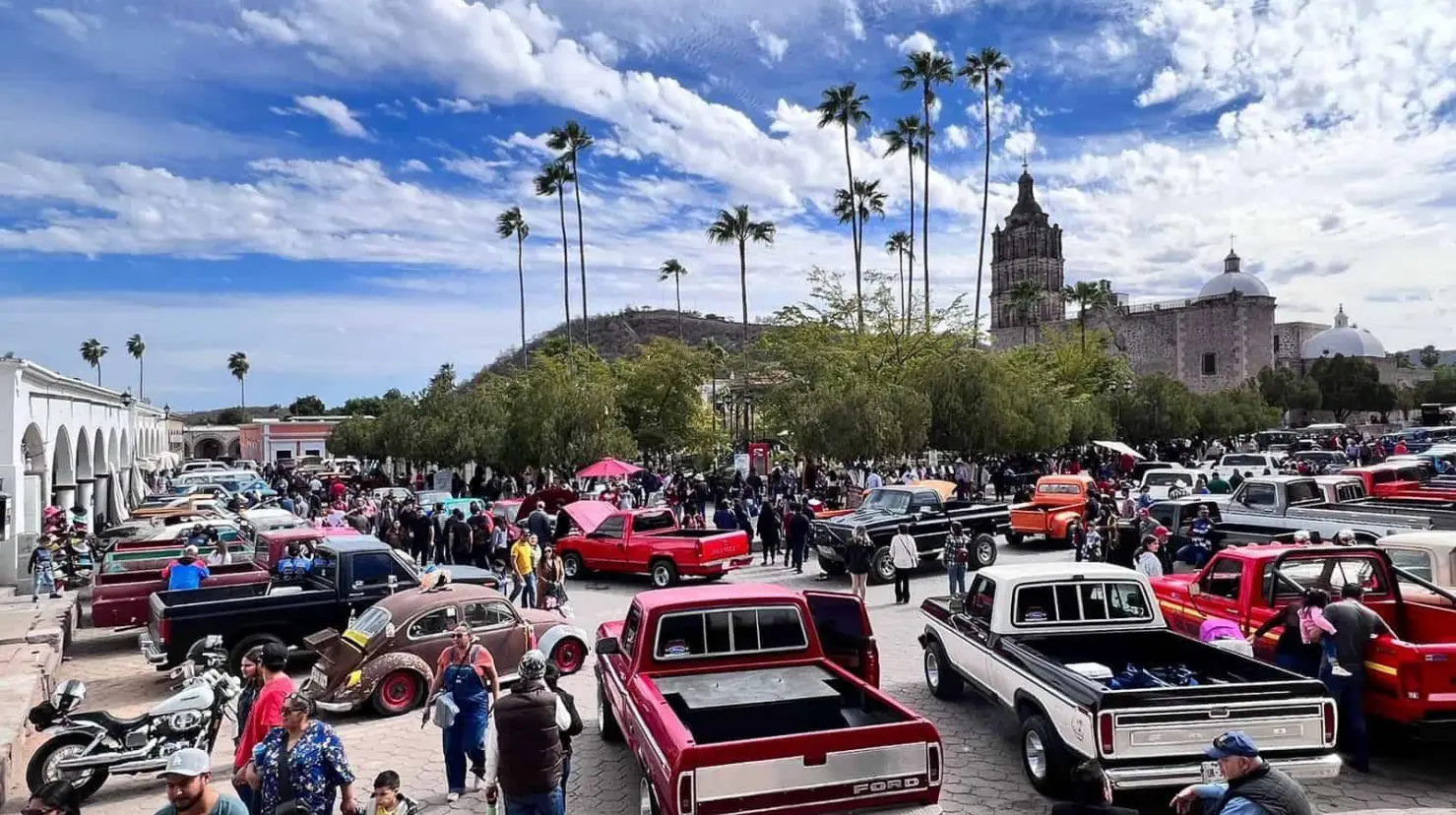 Esperan hasta 3 mil visitantes en demostración de autos clásicos en Álamos