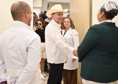 Sube Durazo el sueldo a médicos especialistas