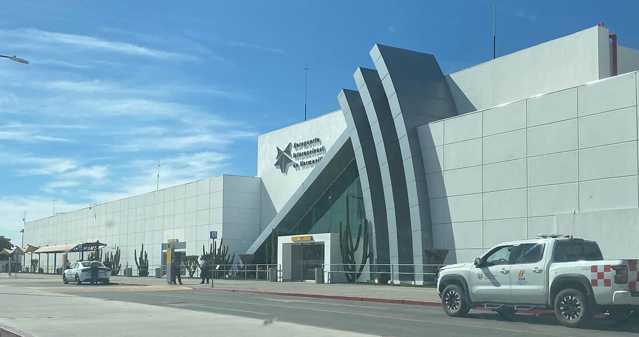 Cae helicóptero privado en Aeropuerto Internacional de Hermosillo