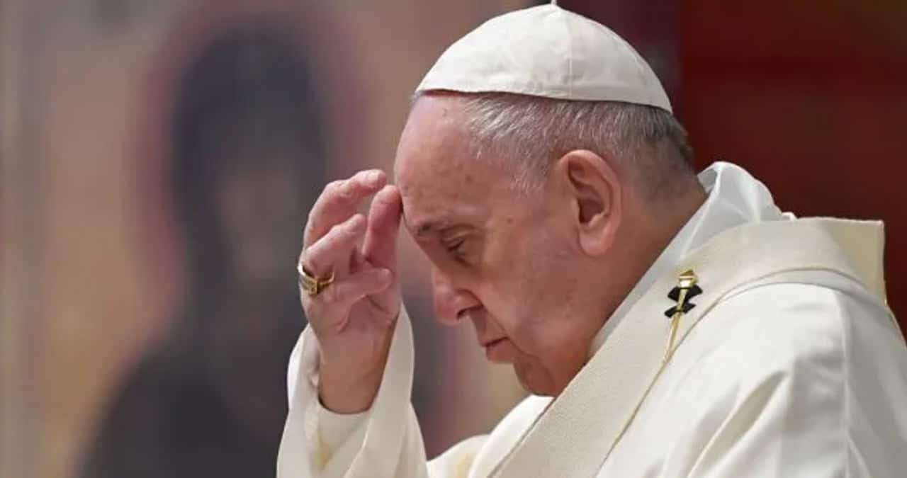 Papa Francisco pasó una noche tranquila, este sábado tomó café y leyó los periódicos, informó el Vaticano