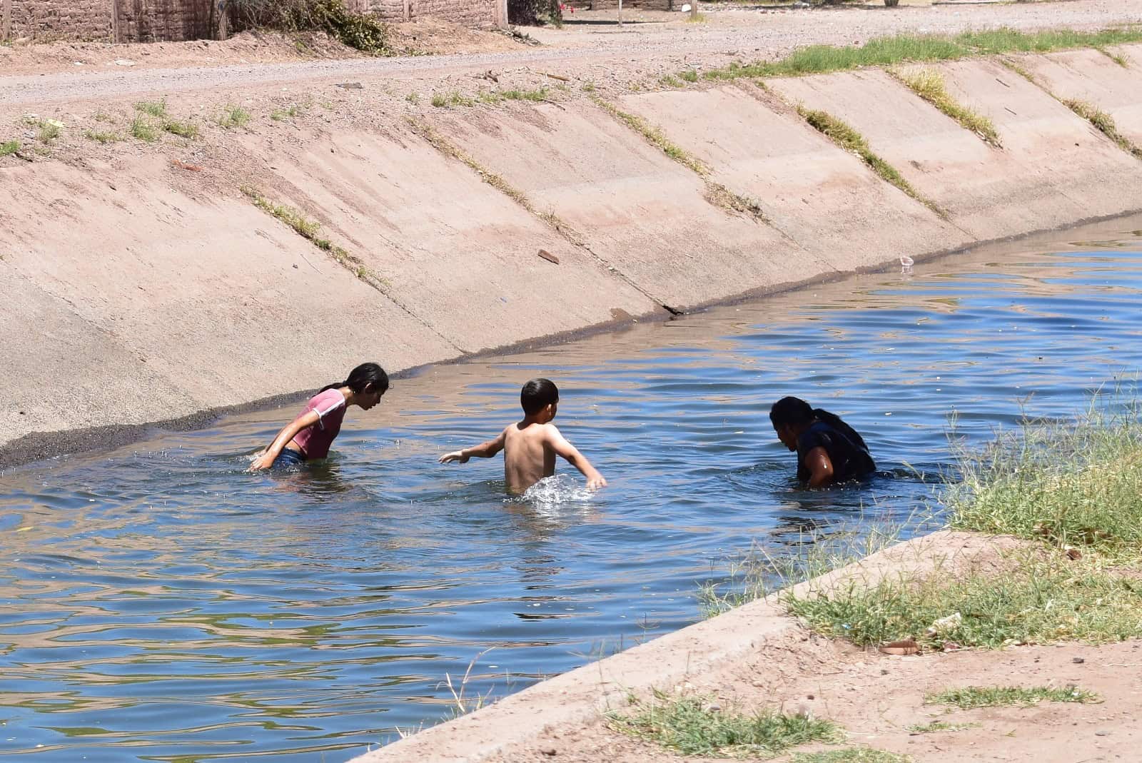 Protección Civil de Cajeme recomienda no bañarse en canales