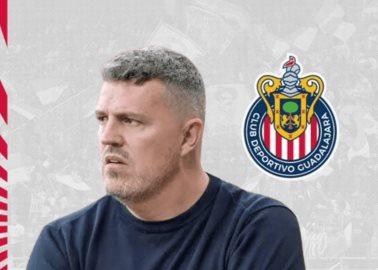 Óscar García es destituido como técnico de Chivas antes de los Clásicos