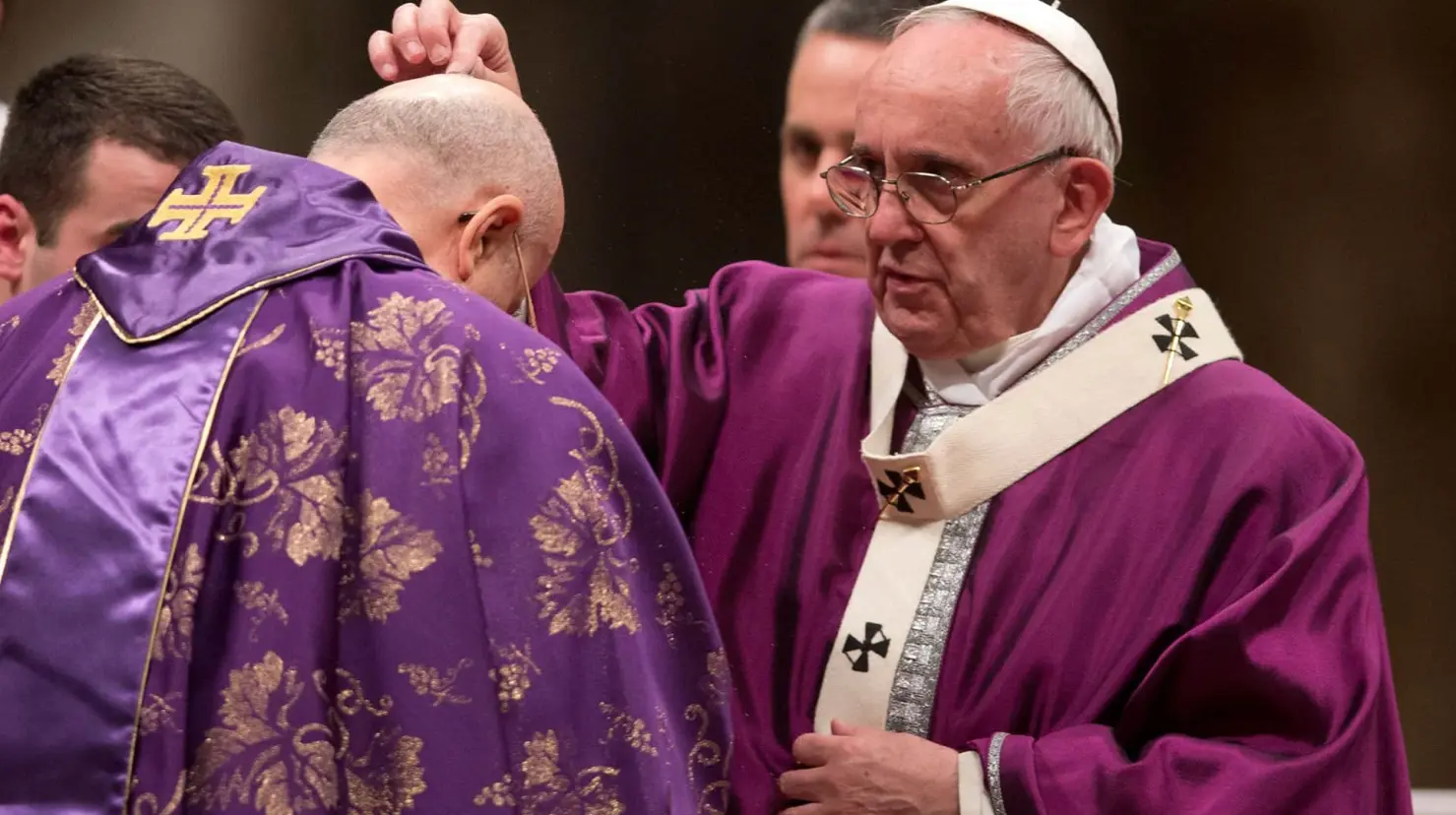 El Papa sigue hospitalizado por lo que no le será posible presidir esta celebración católica.