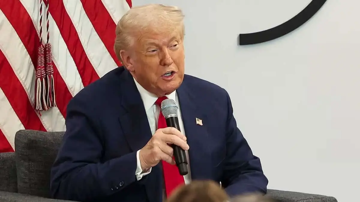 Trump fanfarronea ante empresarios que las plantas automotrices “ahora fabrican en Estados Unidos”