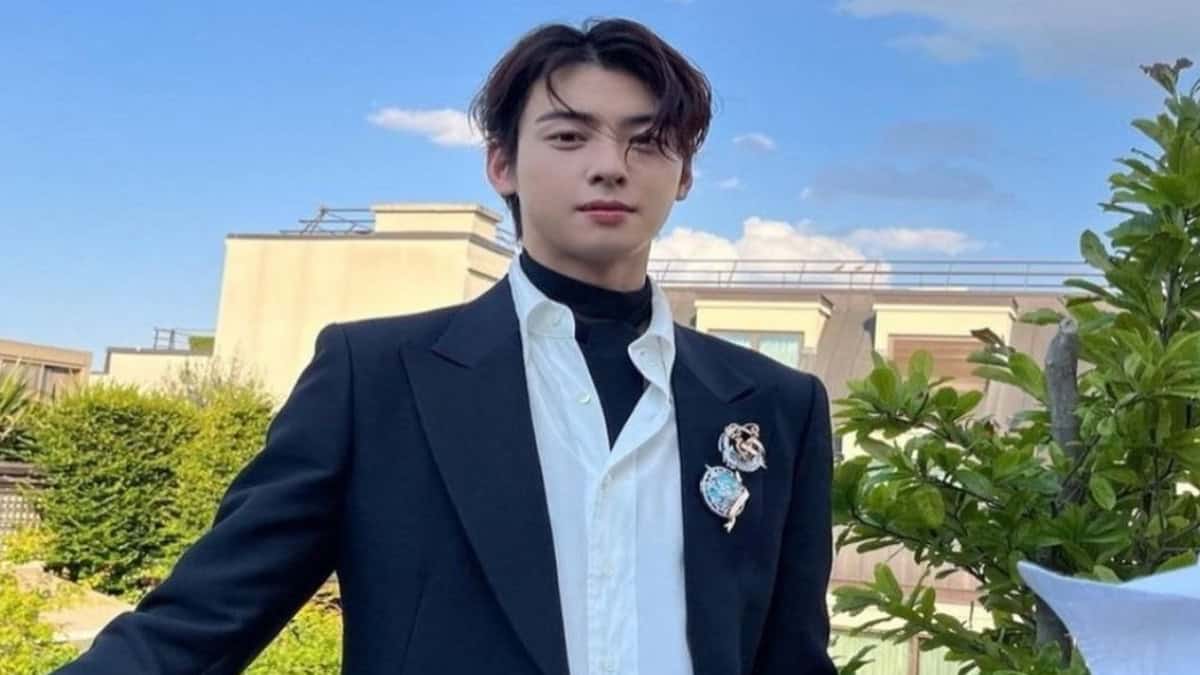 VIDEO | Idol coreano arranca suspiros con su perfecto look en la Semana de la Moda París