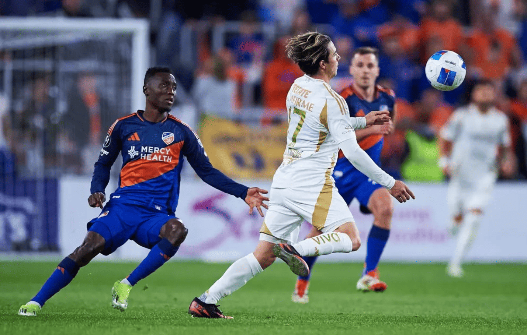 Pumas pasa a cuartos de final de Concachampions con golazo de Leo Suárez