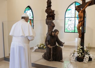 Papa Francisco requiere menor flujo de oxígeno tras 32 días en el hospital