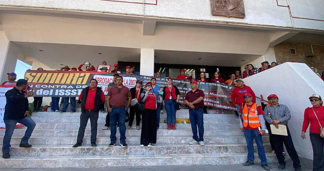 SNTE 28 supera asistencia esperada en Palacio de Gobierno de Sonora