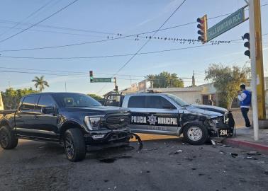 Choca patrulla de la Policía Municipal en Ciudad Obregón; hay un agente lesionado