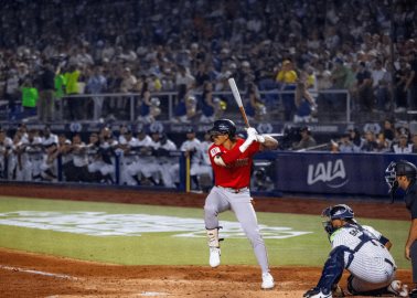 Red Sox apalea a Sultanes en histórica Serie en Monterrey