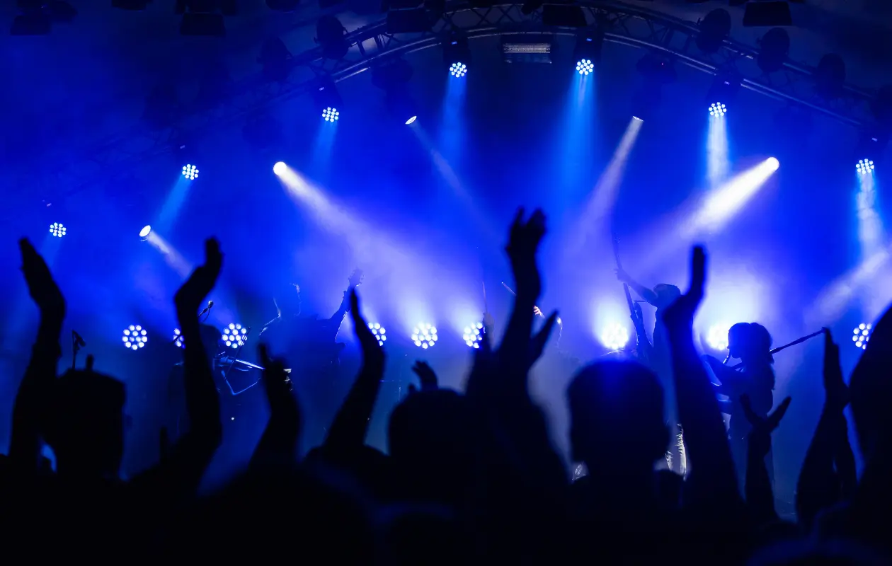 Hay factores biológicos y razones psicológicas por las que muchas personas evitan el baile.