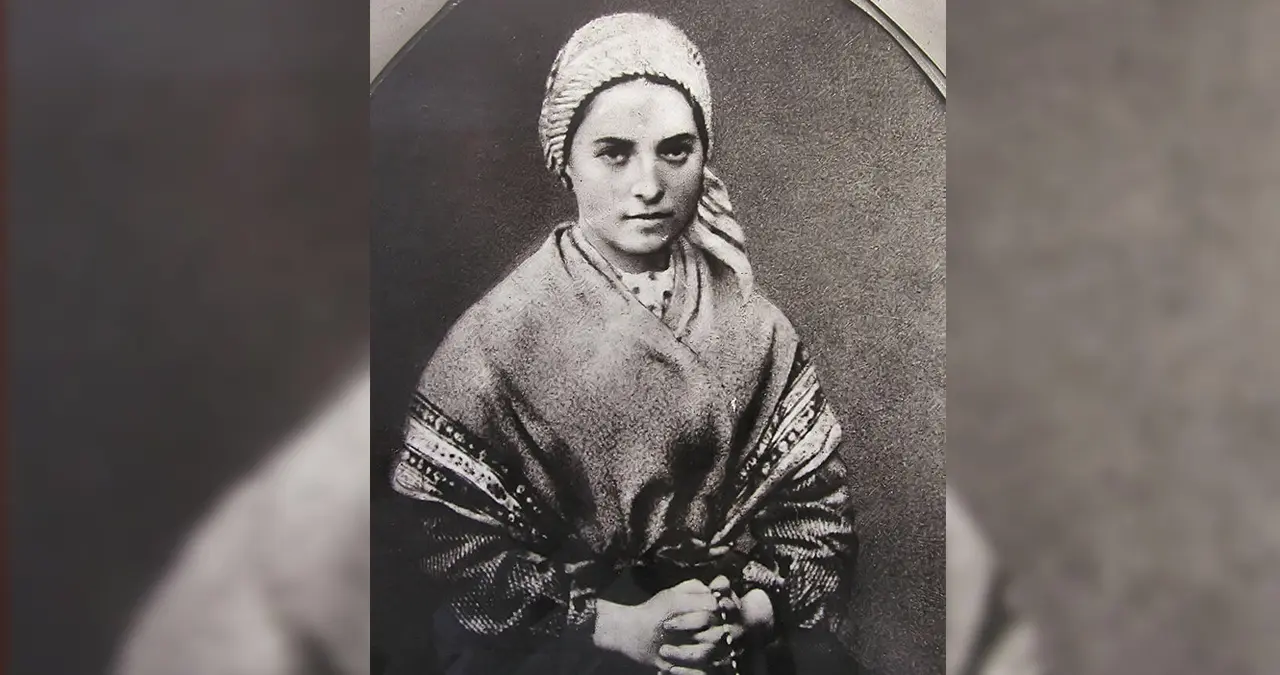 Santoral de hoy 16 de abril: Santa Bernardita, vidente de Lourdes, patrona de los enfermos, pastores y pobres