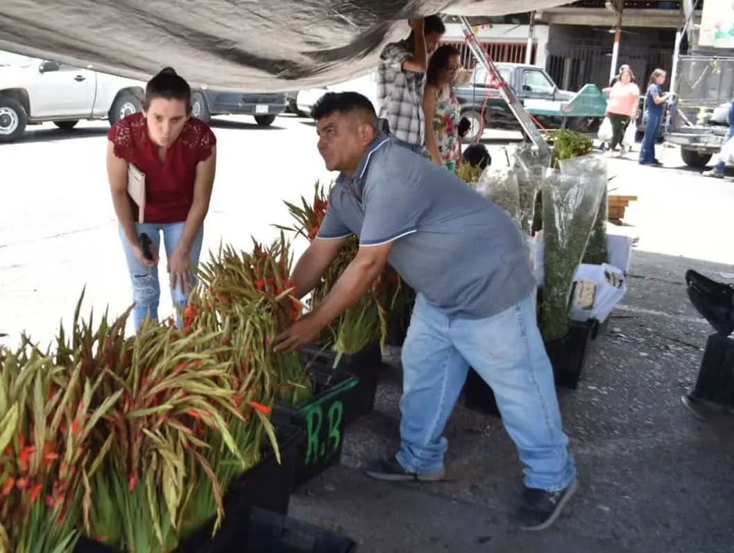 Por Día las Madres venderán flores en Mercadito Unión de Cajeme