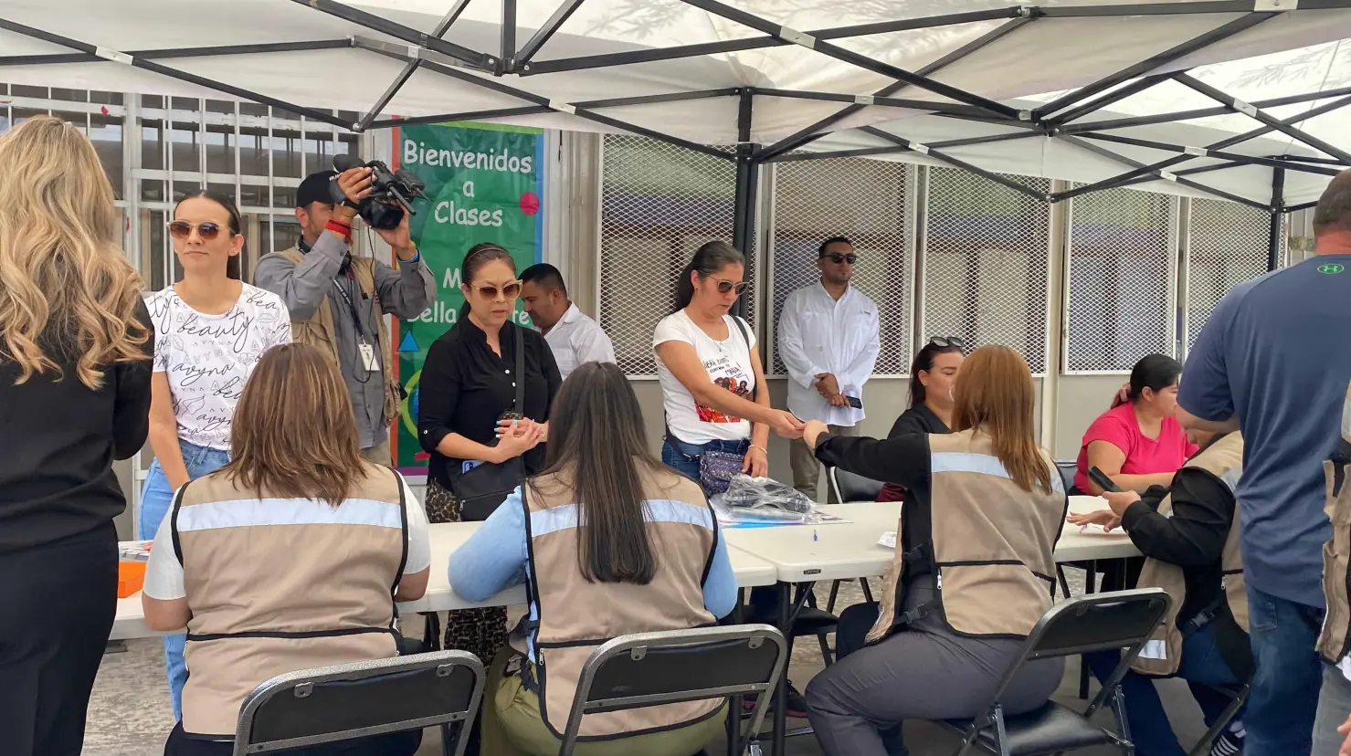 El pasado 28 de abril la Secretaría de Educación y Cultura (SEC) inició con la distribución de vales para los uniformes escolares gratuitos