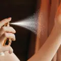 Este es el perfume árabe más elegido por mujeres de 40 por sus notas dulces y tropicales