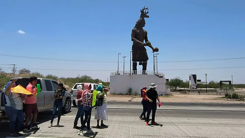Bloquean yaquis la Internacional