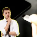 ¿Desconectar primero el celular o cargador? Esta es la manera correcta de hacerlo