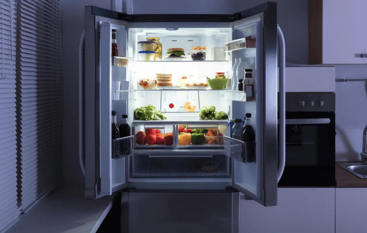 Conoce recomendaciones para evitar que tus alimentos se descompongan si se va la luz por mucho tiempo.