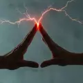 ¿Por qué las personas nos dan corrientes eléctricas? Esto dice la ciencia al respecto