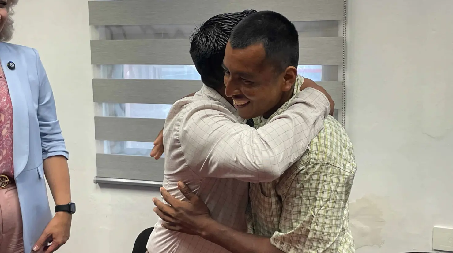 Tras 14 años en las calles de Cajeme, Fidencio vuelve a ver a su familia