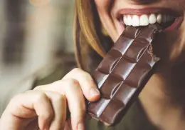 ¿Qué le ocurre a tu cuerpo si consumes chocolate oscuro todos los días?