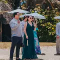 ¿Vas a tener un evento al aire libre? Así puedes evitar que tu peinado se arruine por el clima